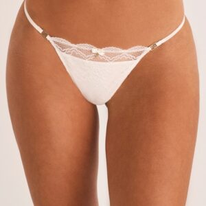 TANGA HILO CON ENCAJE - SELMARK -